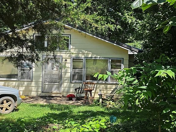 2nd image of 2071 S 2497th Rd
