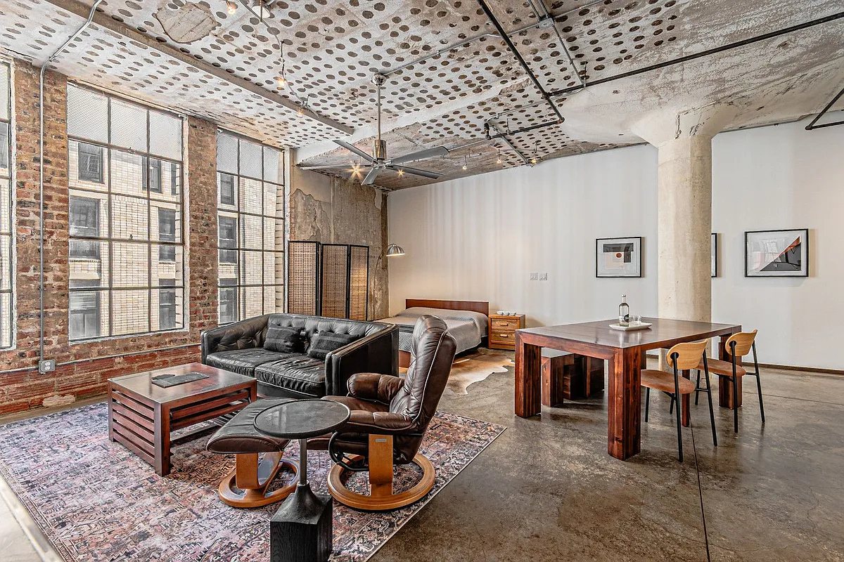 Building Photo - 1122 Jackson St #914