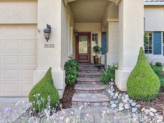 3rd image of 3132 Fairchild Dr