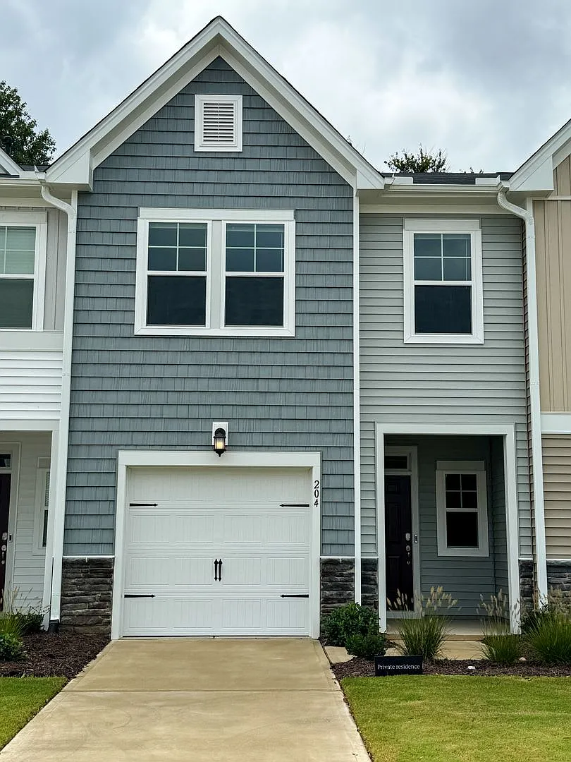 Brand new 3-bedroom / 2.5-Bath in the highly sought after Franklin Townes community in Downtown S... — Photo 1