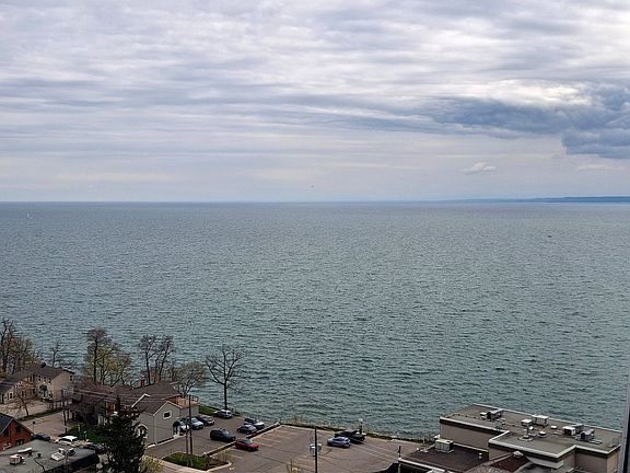 3rd image of 2075 Lakeshore Rd #1303