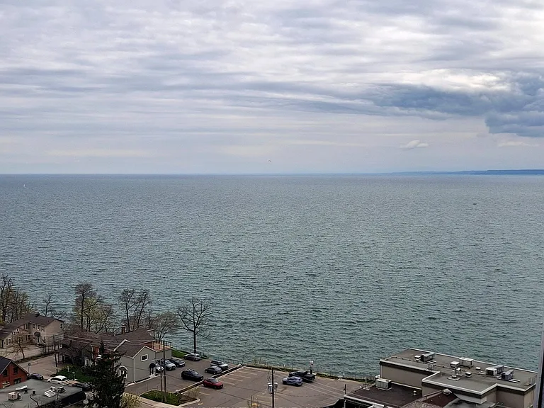 2075 Lakeshore Rd #1303 — Photo 3