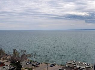 2075 Lakeshore Rd #1303, Burlington, ON L7R 1E2