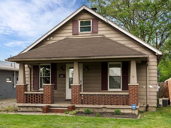 3rd image of 2232 Carolina St