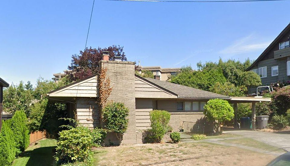 1st image of 116 1/2 7th Ave S