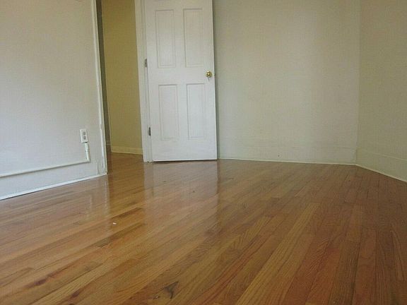 5th image of 329 Bedford Ave