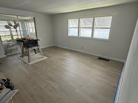 5th image of 34B Dale Dr
