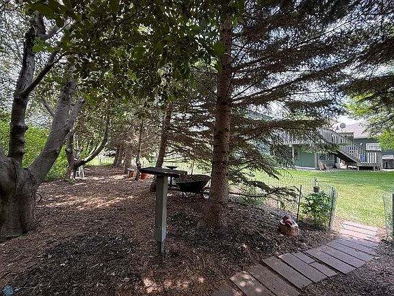 5th image of 521 Kroshus Dr