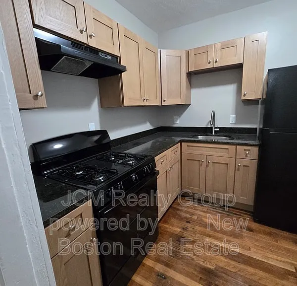 196 Washington St — Photo 1
