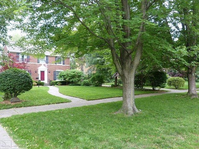 2nd image of 1368 Buckingham Rd