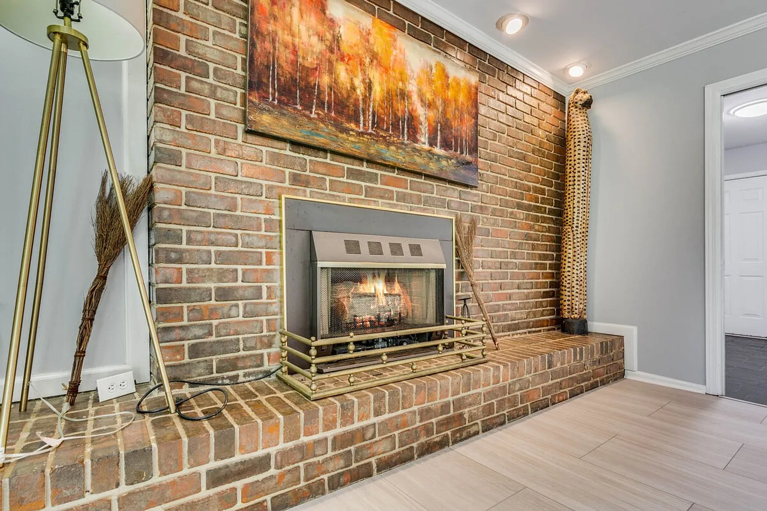 4 bed, 3.0 bath, 2594 sqft, $7,014 — Photo 3