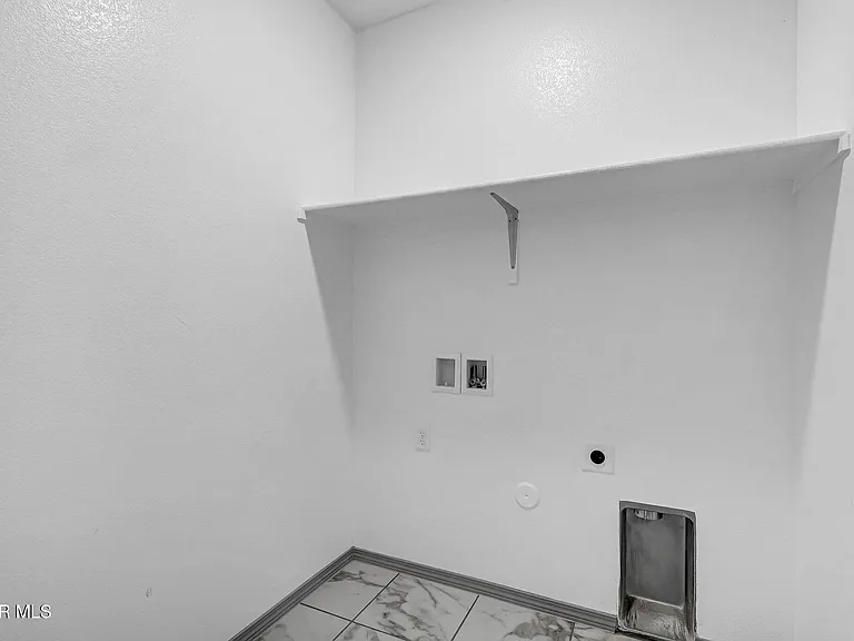 1657 Asbury St — Photo 30