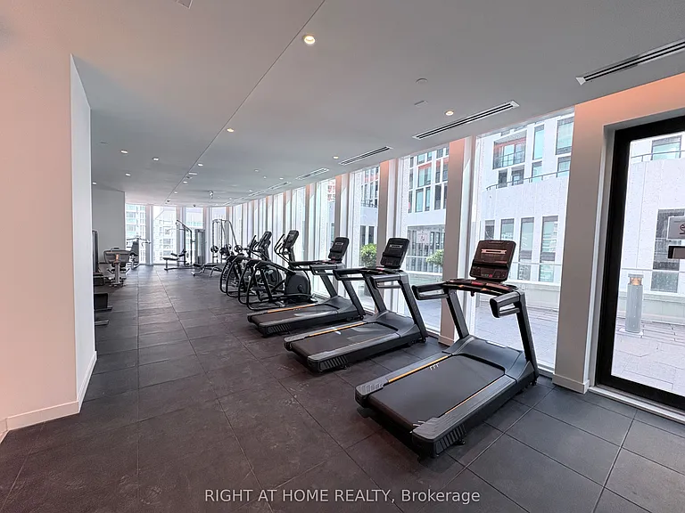 230 Simcoe St #1436 — Photo 25