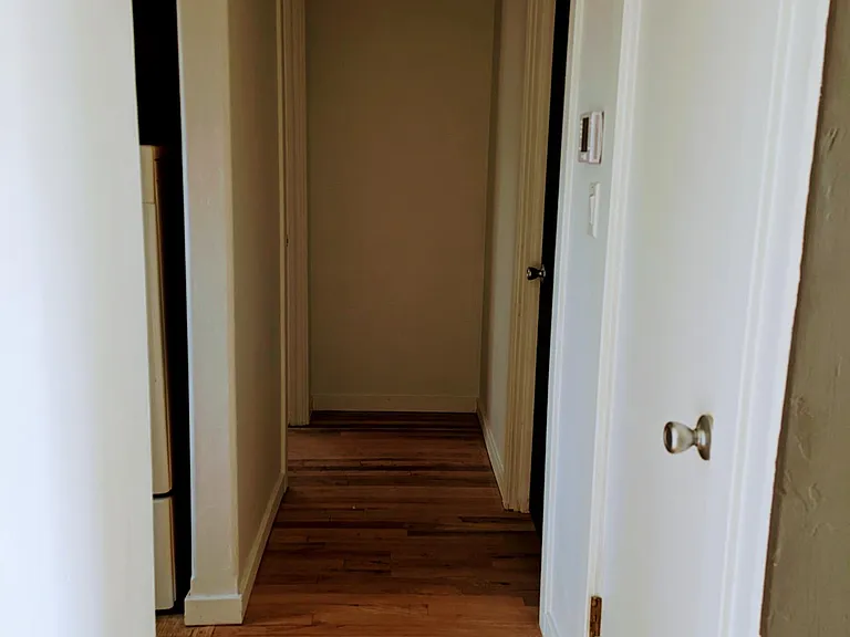 4310 W Clark St — Photo 3