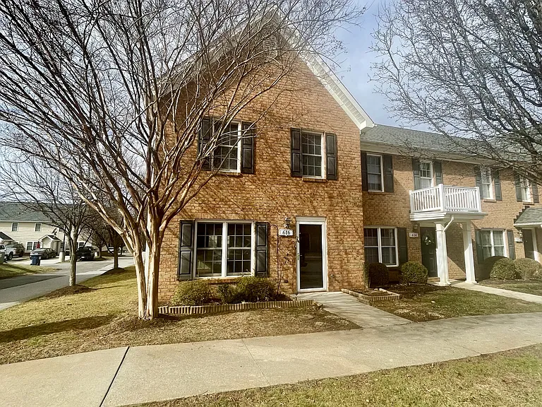 616 Capstone Dr #1 — Photo 37