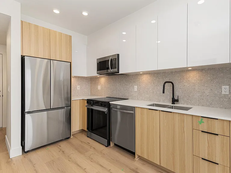 20769 Fraser Hwy #614 — Photo 14
