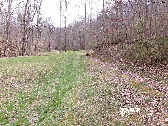 2nd image of 327 Mudlick Branch Rd