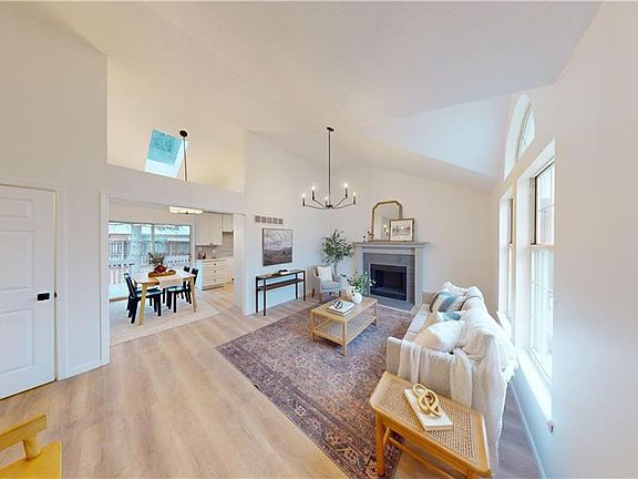 5th image of 1522 N Manor Cir