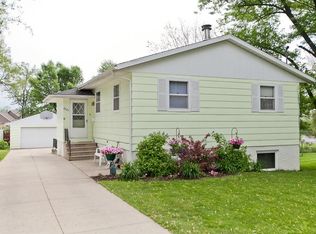 2623 Fruitland Blvd SW, Cedar Rapids, IA 52404