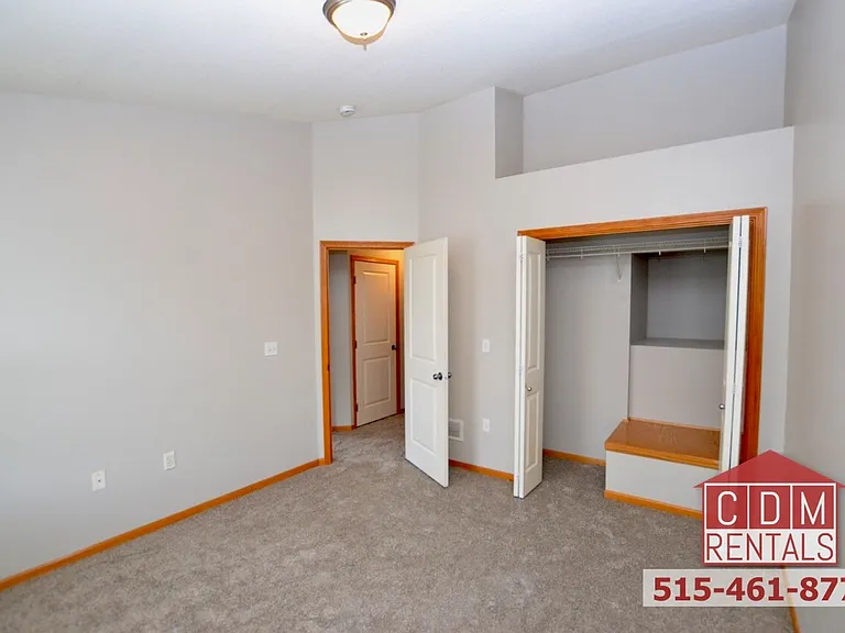 293 NE Basswood — Photo 9