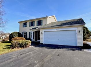 937 Gristmill Rdg, Webster, NY 14580