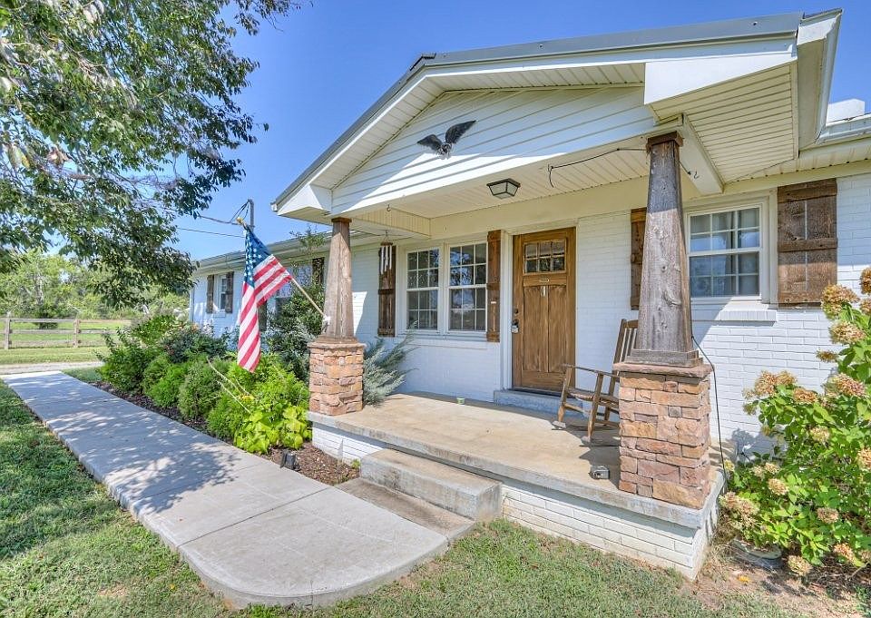 1st image of 149 Brown Ln