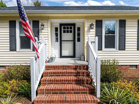 3rd image of 6016 Brass Lantern Ct
