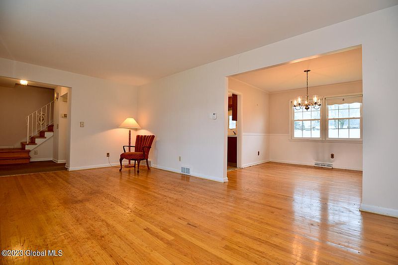5th image of 67 Delafield Drive
