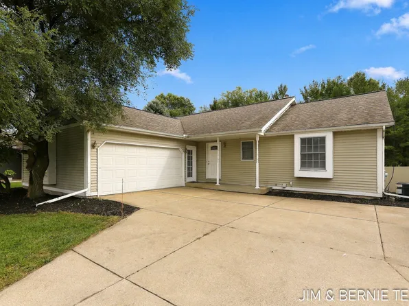 3114 Fox Fire Trl, Zeeland, MI 49464