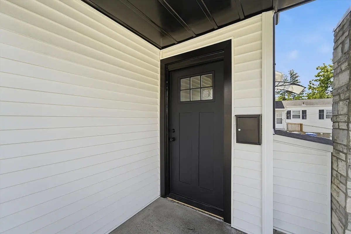 4 bed, $3,950 — Photo 3