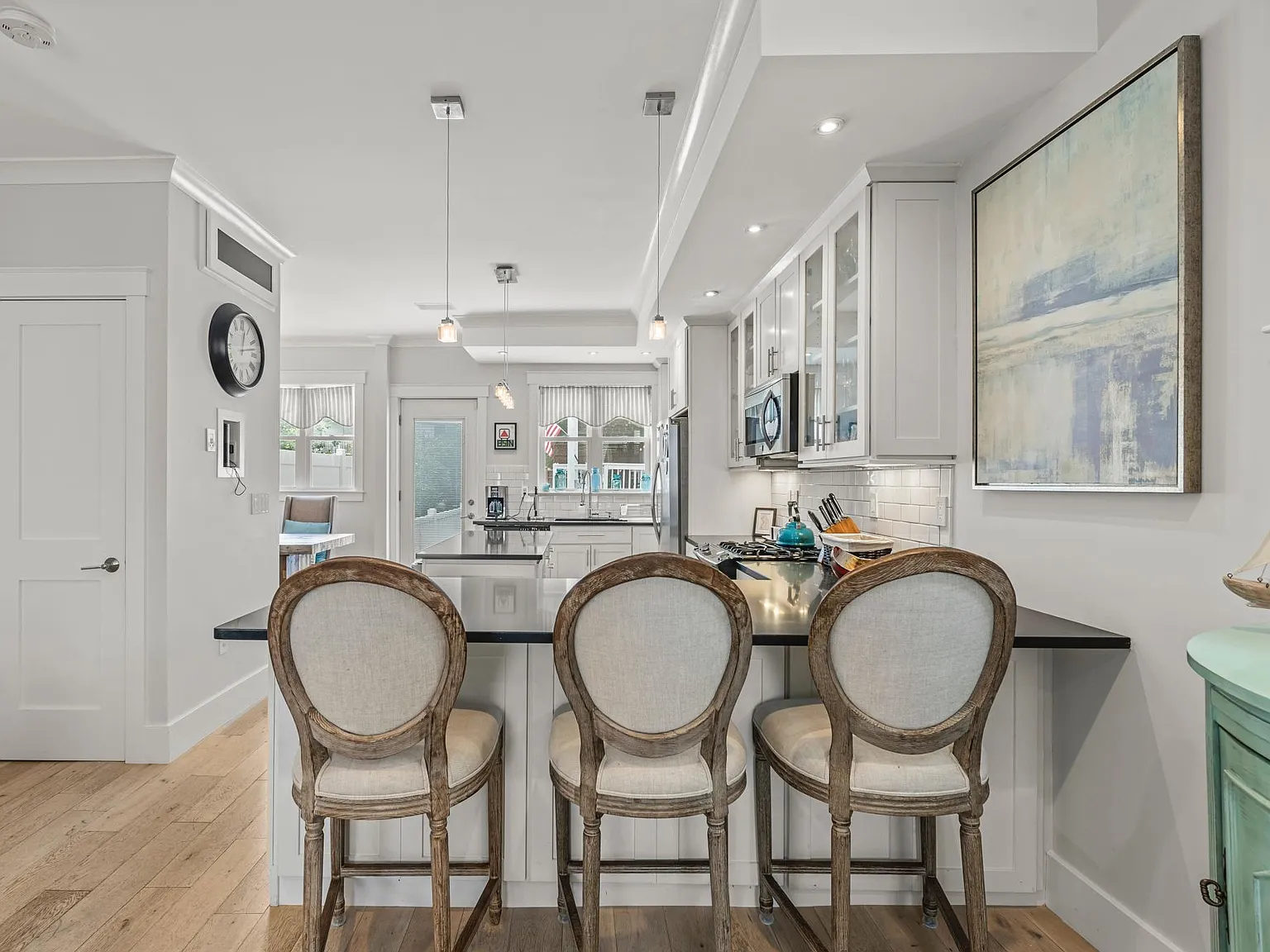 1 Viking St — Photo 3