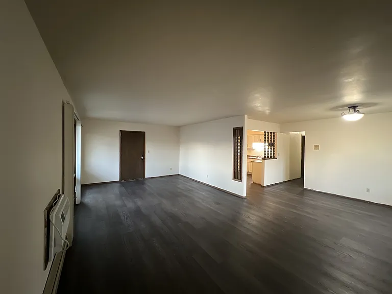 10112 W Sharon Ln — Photo 3
