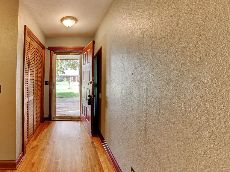 2505 E Princeton St — Photo 17
