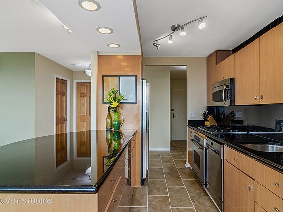 5th image of 2800 N Lake Shore Dr APT 1716
