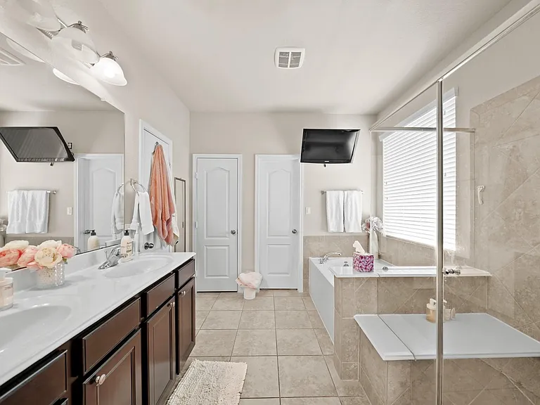 9957 Spring Rock Ln — Photo 10