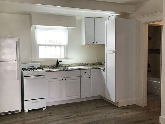 2nd image of 3968 5th Ave #6