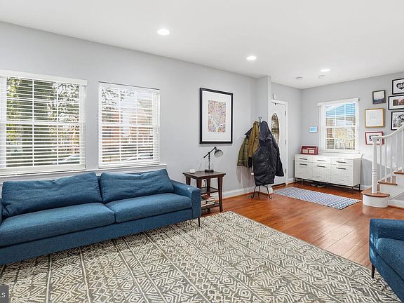 3rd image of 31 Milmarson Pl NW