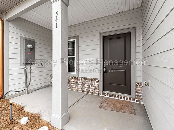 3rd image of 541 Yuma Ln