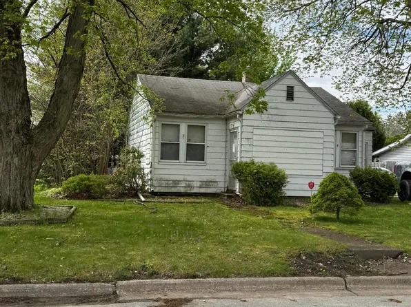 1308 Greenway St, La Porte, IN 46350