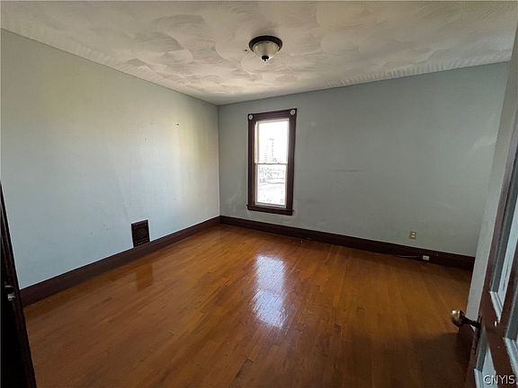 5th image of 1001 Cornelia St