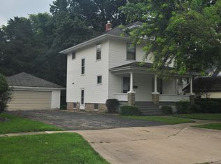 622 S 2nd St, Watseka, IL 60970