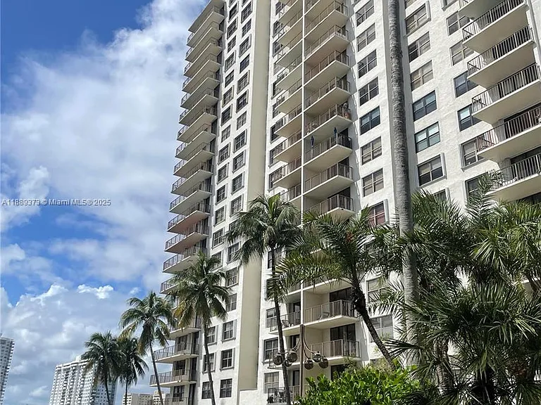 18151 NE 31st Ct #1411 — Photo 23