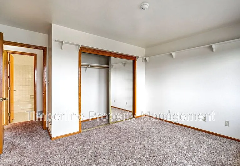 17960 Bakers Farm Rd — Photo 38