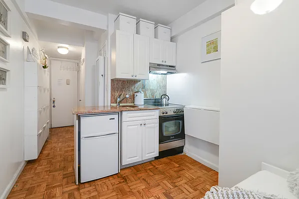 Rented by Weichert Properties - NYC | media 9