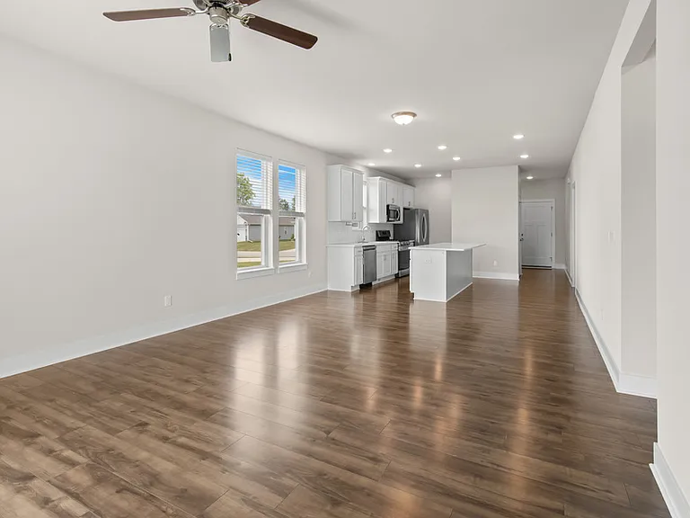 W218N16046 Tiger Lily Dr — Photo 12