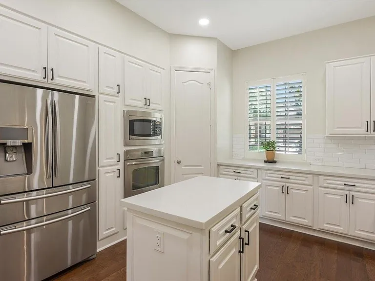18901 N Bee Cave Springs Cir — Photo 8