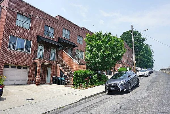 1st image of 3239 Riverdale Ave