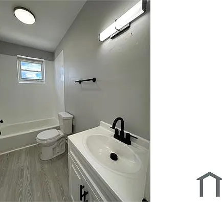 2211 N Pulaski St — Photo 12