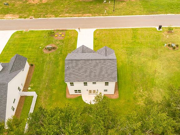 3rd image of 105 Bloomfield Dr