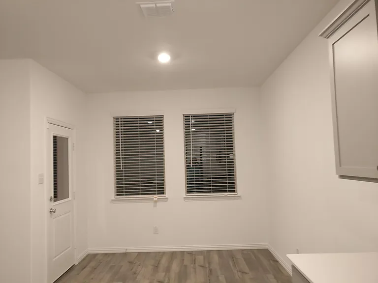 1216 Smoketree Ln — Photo 32